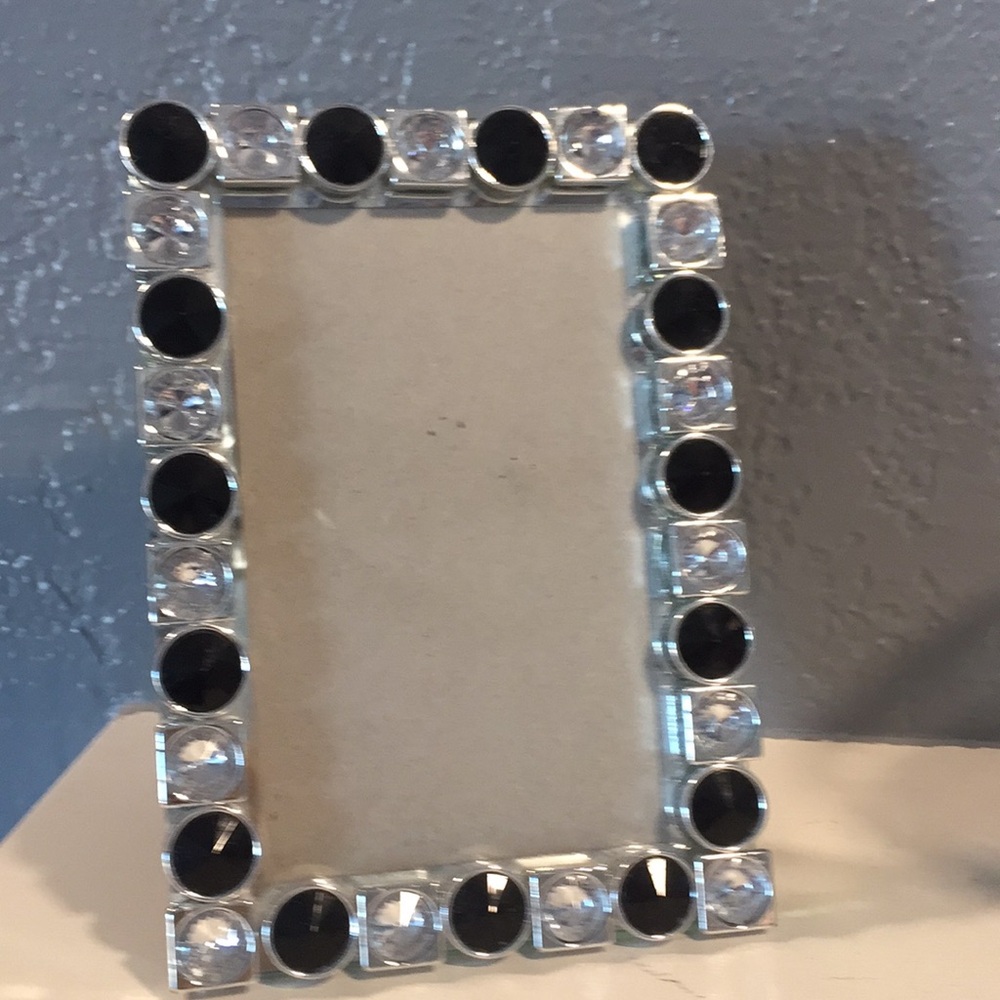 Glamour Black And Silver Frame